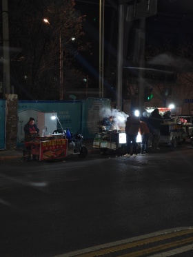 荣耀400pro拍摄，街头巷尾。