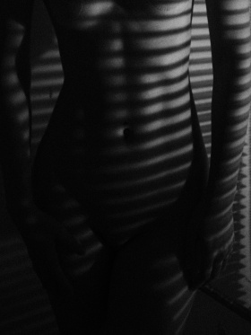 关于窗边的一角