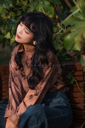 俏皮可爱樱花少女