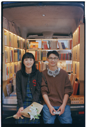 降落在一首完美的情诗里