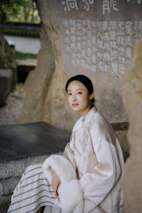 柔美如水，见定如山