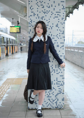 那天，她买了单人车票