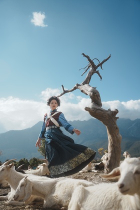 披星戴月，赴一场纳西的旧梦。