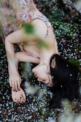 花下眠，春未晚