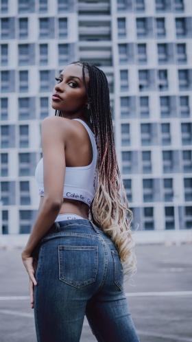 黑皮牛仔CK辣妹