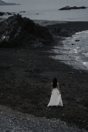 把情绪交给阴天的海