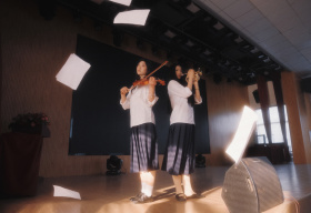 “这应该是我们最后一次演出排练了吧”