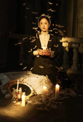 别教我怎么笑，我有自己的欢愉