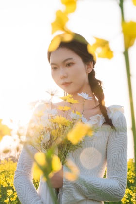如花在野