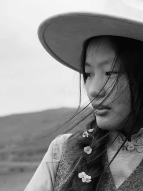 《风知道她的名字》