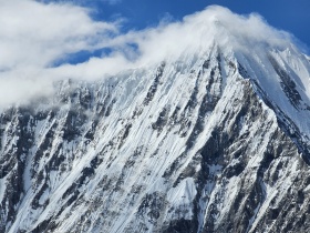 库拉岗日雪山