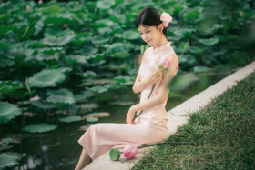 十月爱莲说